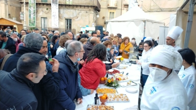 Centuripe. L&#039;Istituto professionale Don Pino Puglisi ha contribuito alla riuscita della Sagra dell&#039;Arancia Rossa.