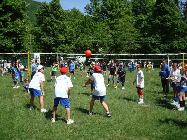 Fase 3, via libera agli sport di squadra e ai centri estivi.